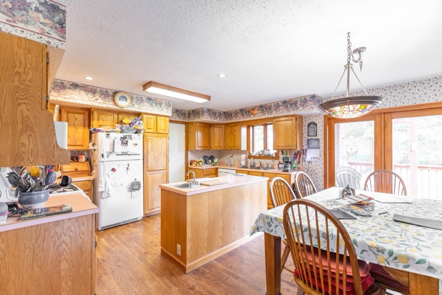 Kitchen with island