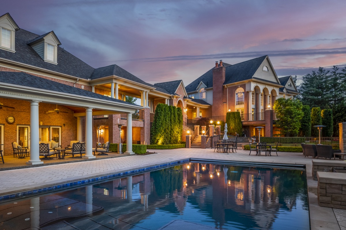 2966 Addison Circle, Rochester