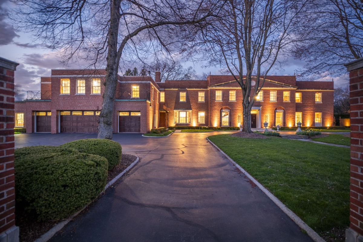 114 Lothrop, Grosse Pointe Farms