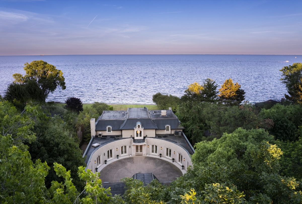 1010 Lake Shore, Grosse Pointe Shores