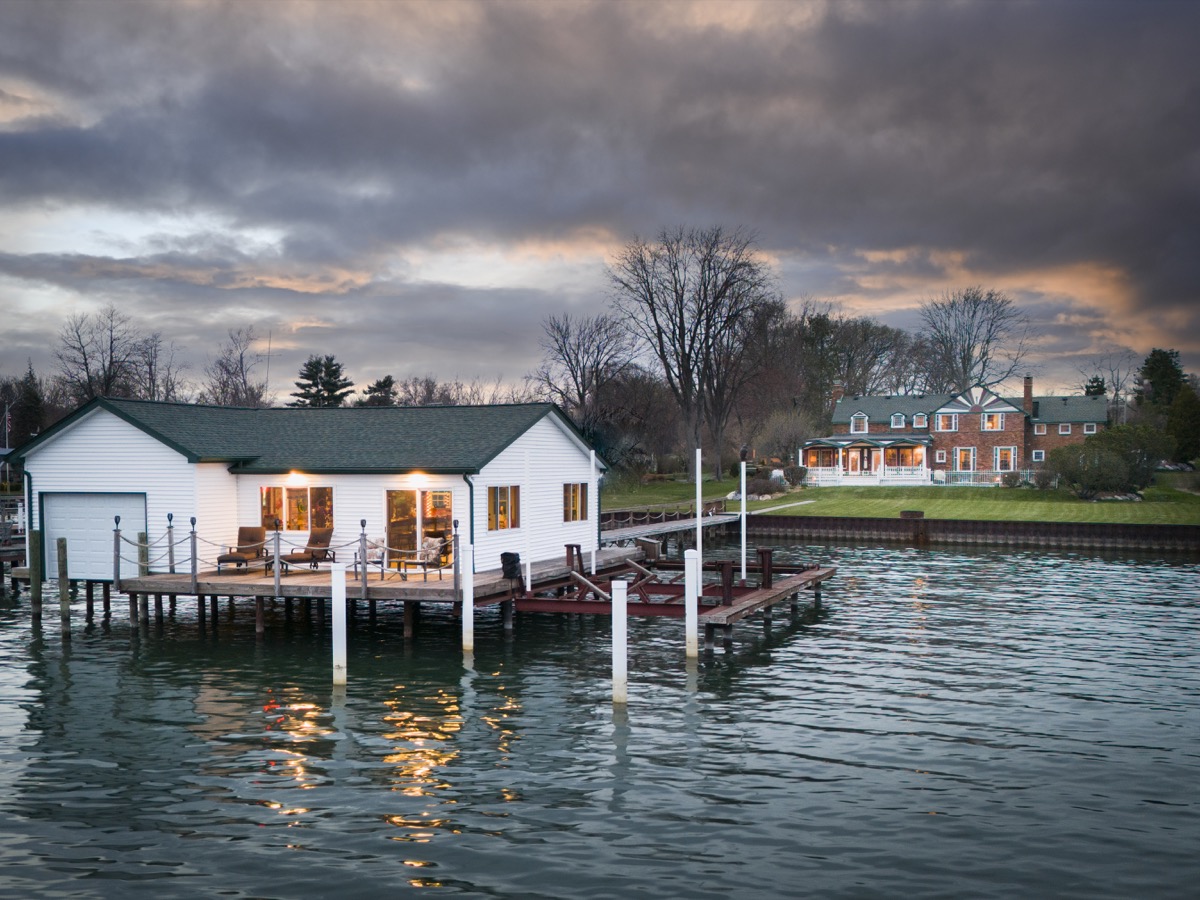 2703 Pointe Tremble, Algonac