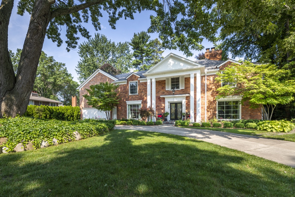 563 Shelden, Grosse Pointe Shores