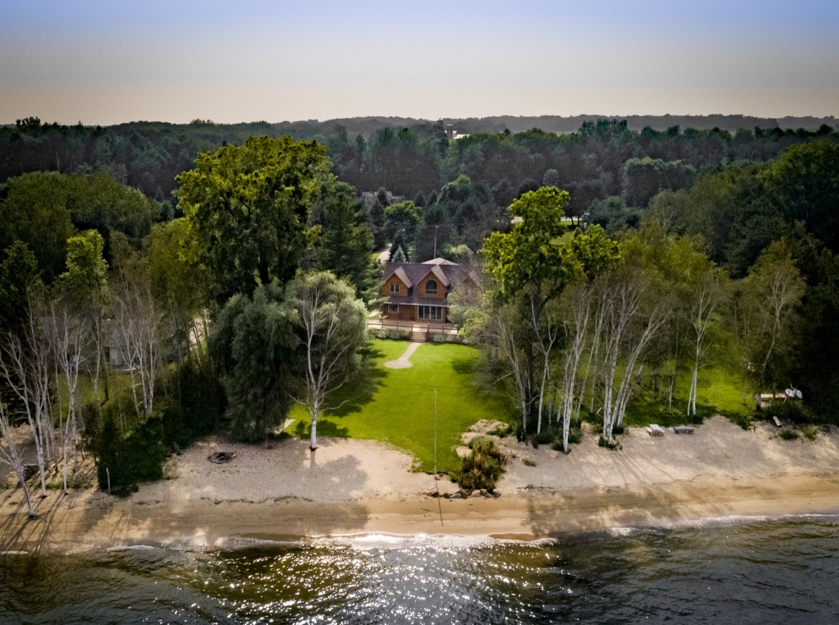 3725 Lakeshore, Harbor Beach