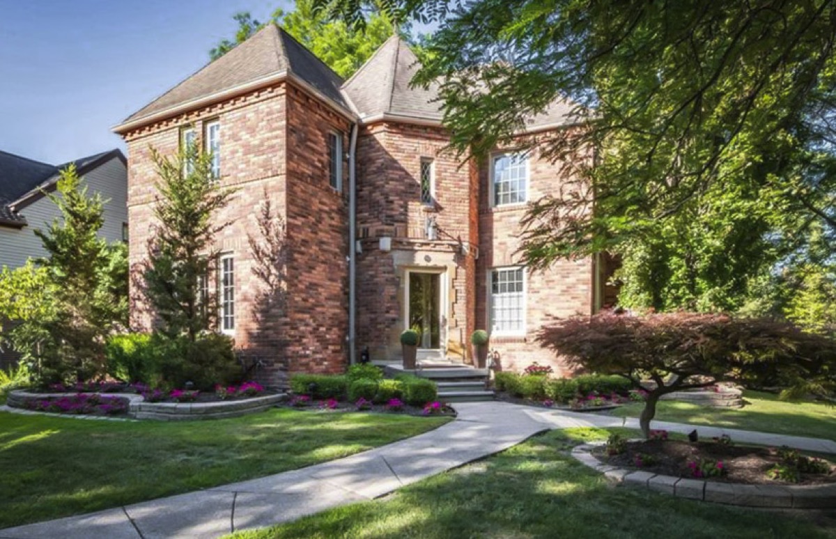 781 Washington, Grosse Pointe