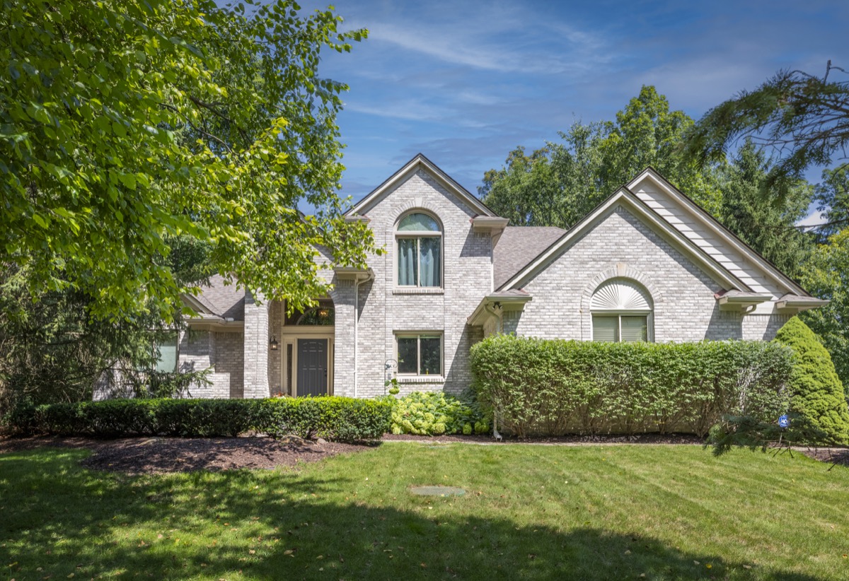 57574 Hidden Timbers Dr, Lyon Township