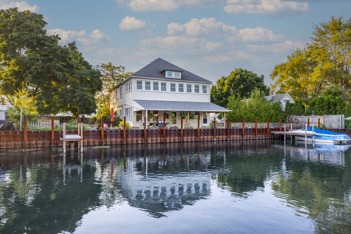 14660 Klenk Island St, Detroit